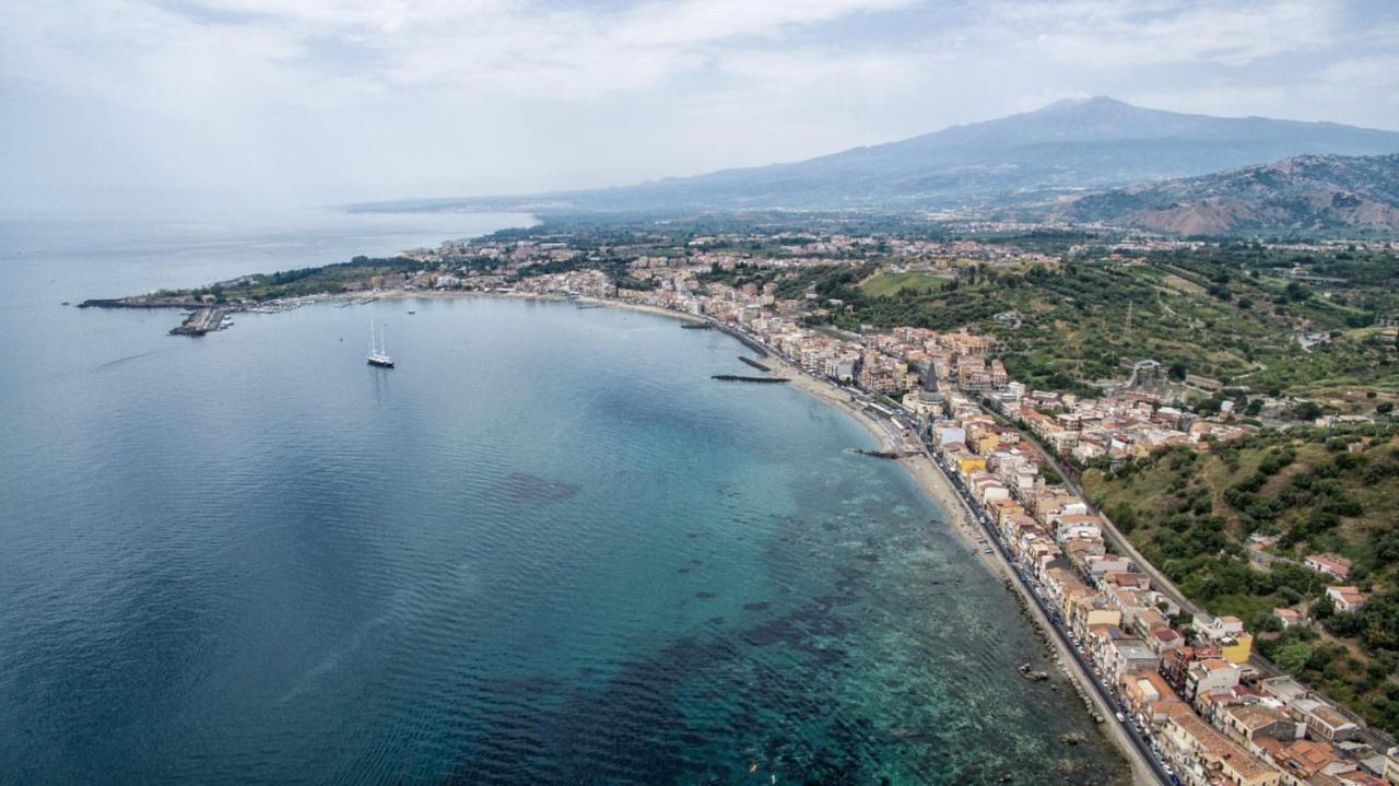 A Due Passi... Apartment Giardini Naxos Ngoại thất bức ảnh