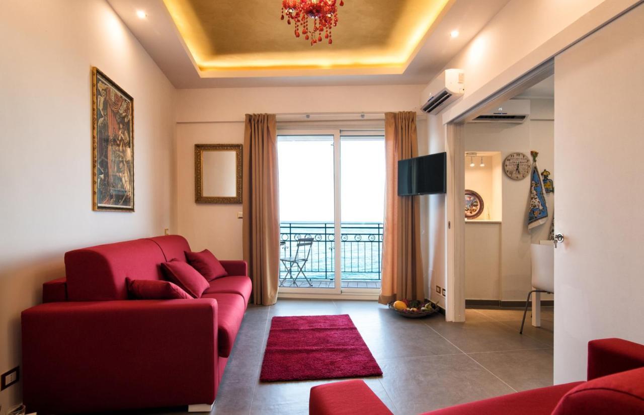A Due Passi... Apartment Giardini Naxos Ngoại thất bức ảnh